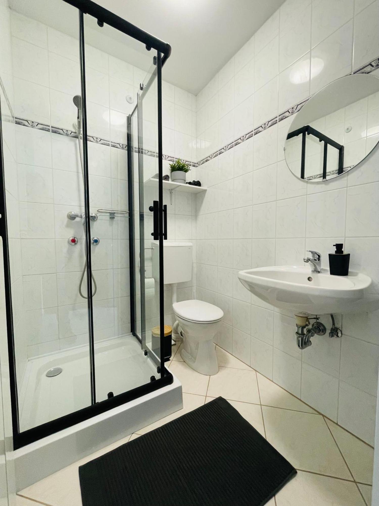 Hencz Vendeghaz Hotel Balatonakarattya Buitenkant foto